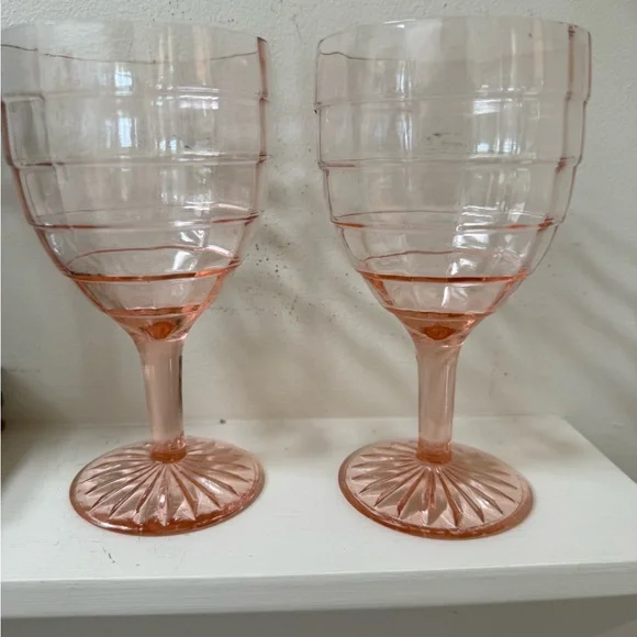 Depression Glass Pair of 2 Wine/Water Glasses, Pink, Stemmed - Picture 5 of 7